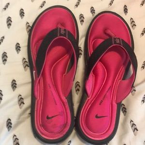 Nike comfort flip flops